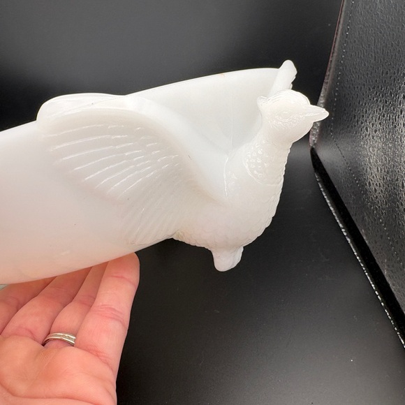 Vintage Jeanette Milk Glass Pheasant Footed Pedestal Candy Fruit Nut Dish Bowl - Picture 9 of 11